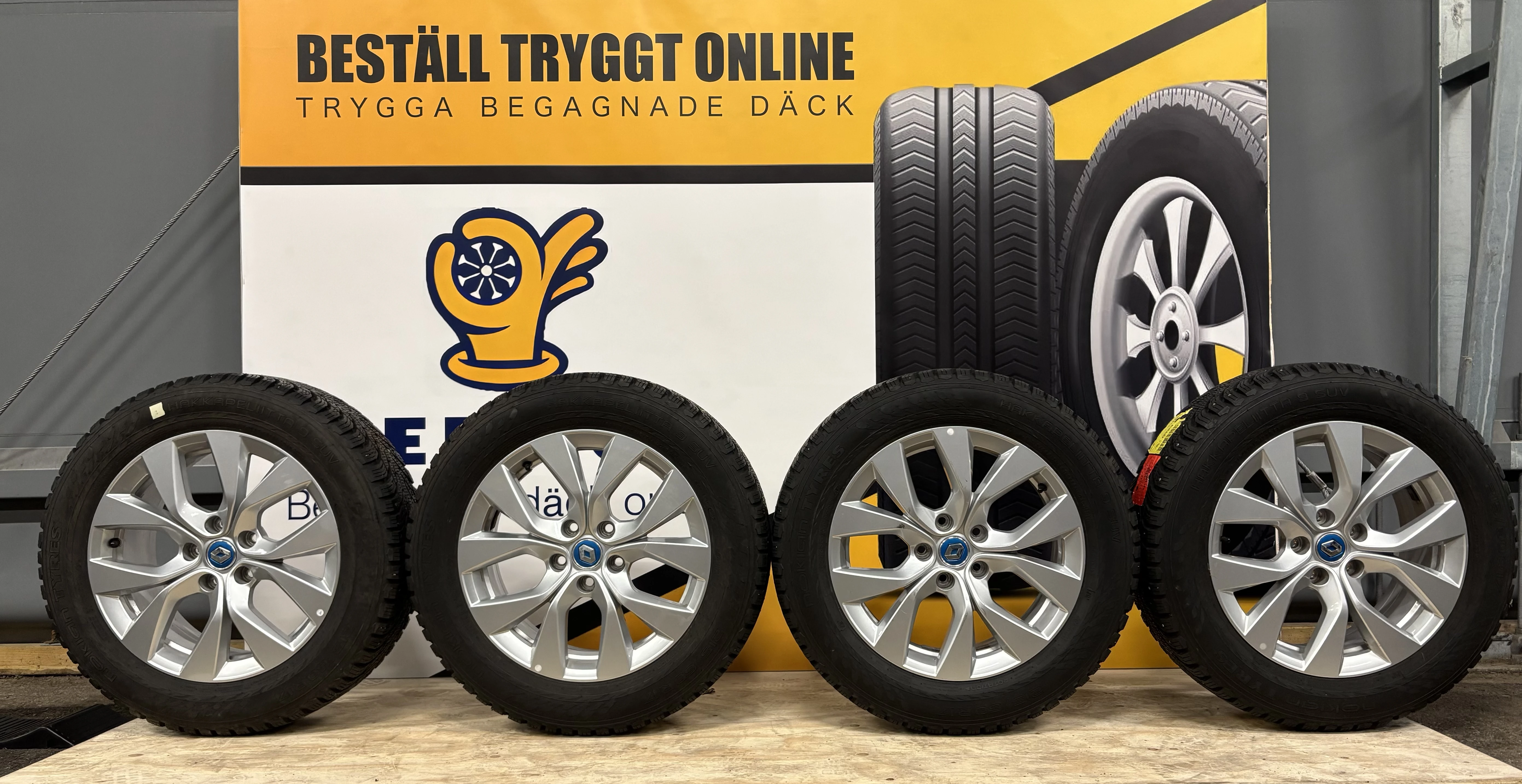 Renault/Nissan/Mitsubishi 215/60/17 Dubb